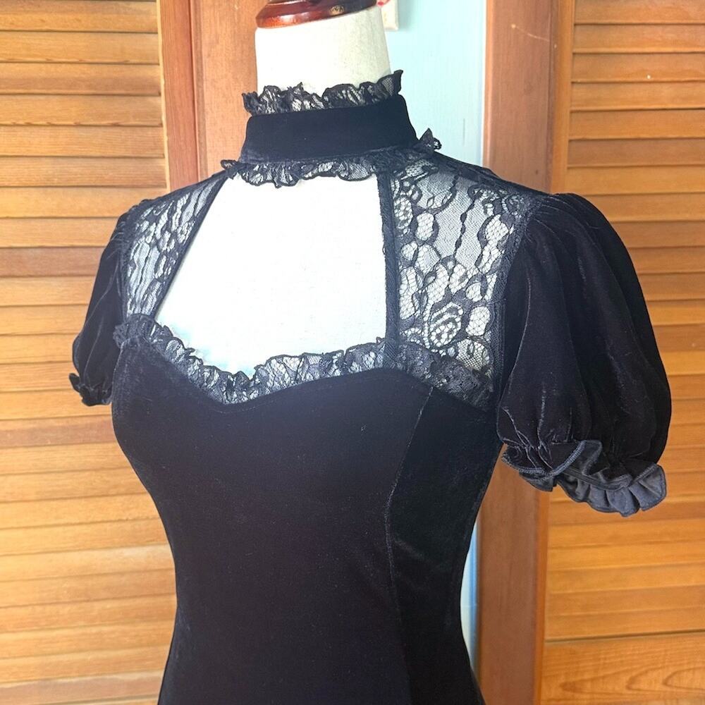Killstar Gothic Lolita Victorian Vkei Witchcore Black Velvet Lace Mini Dress - Picture 6 of 10